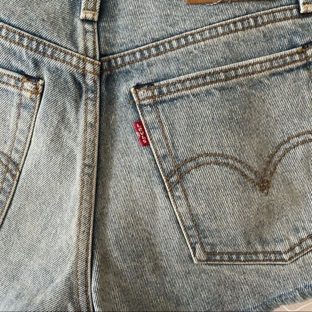 Levi's Denim Cut Off Shorts Distressed Frayed bottom Button Fly‎ Size 24